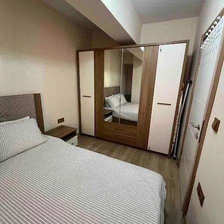 1 Bedroom Free Pool Parking And Security アパート